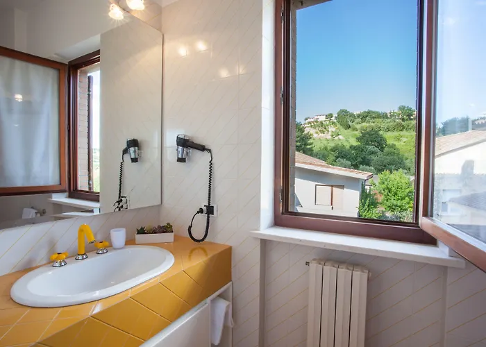 Lantgård Fiori Del Conero *